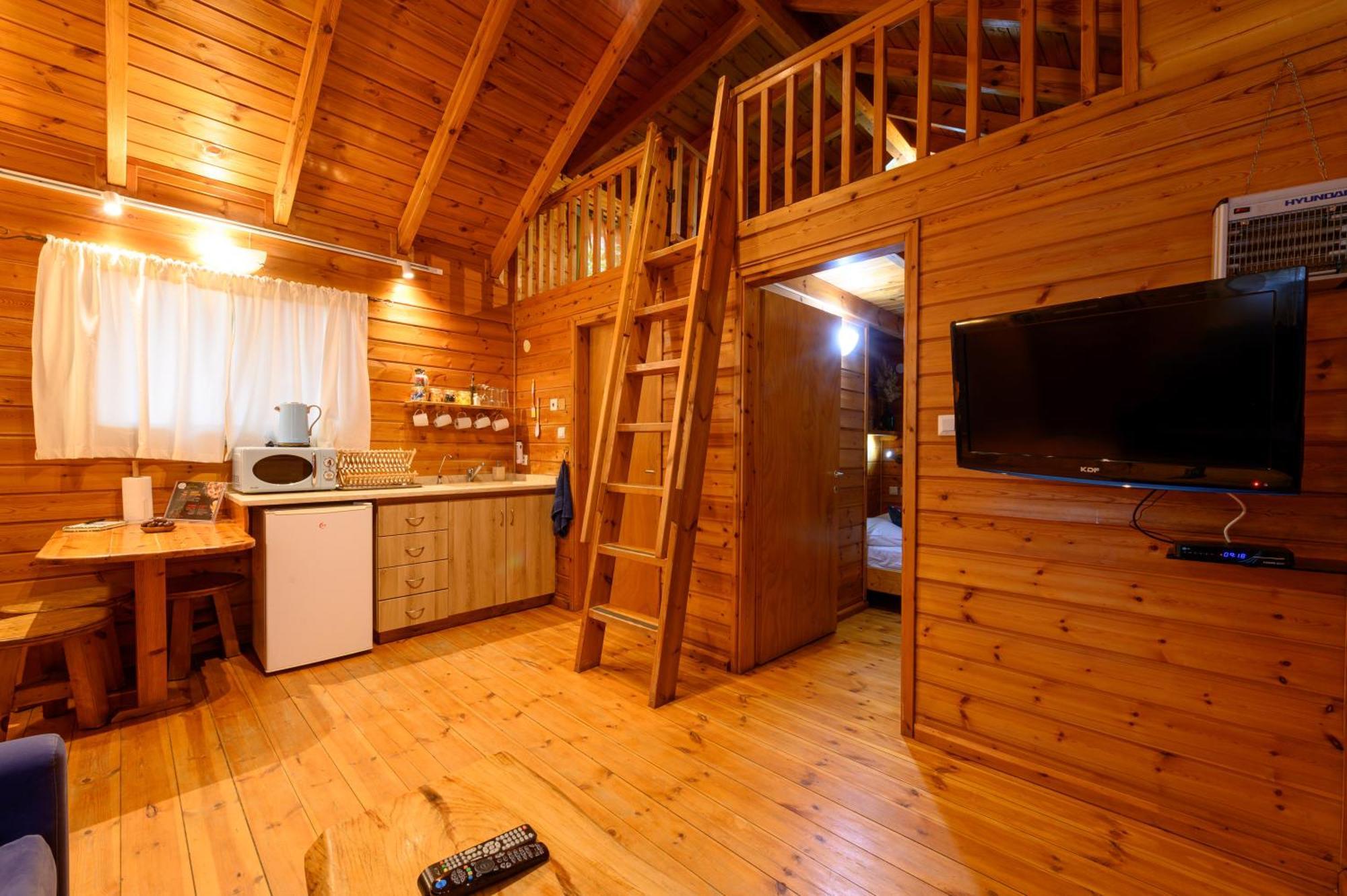 Belfer's Dead Sea Cabins * Neot HaKikar