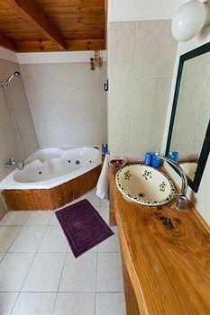 Belfer's Dead Sea Cabins Lodge
